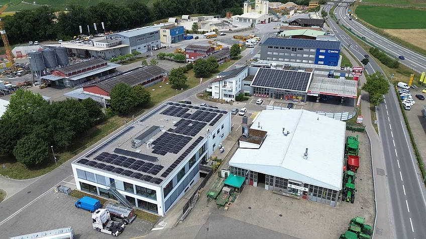 Solarstrom auf den Dächern der Gewerbestrasse 9+11 in Kleinandelfingen